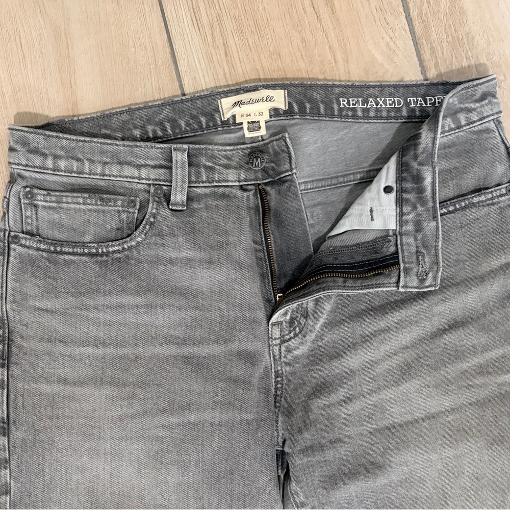 Madewell - Relaxed Taper Grey Stonewash Jeans 34W x 32L